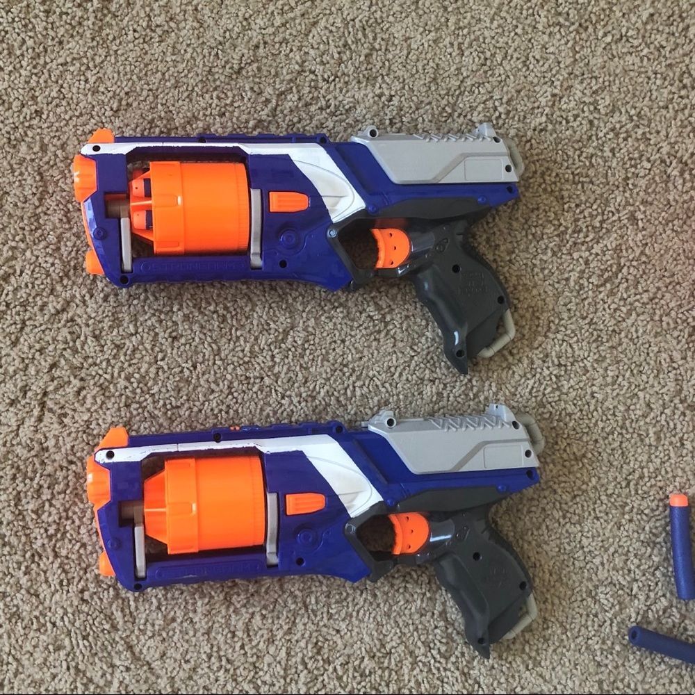 A set of 2 Nerf Guns Strongarm with Amo